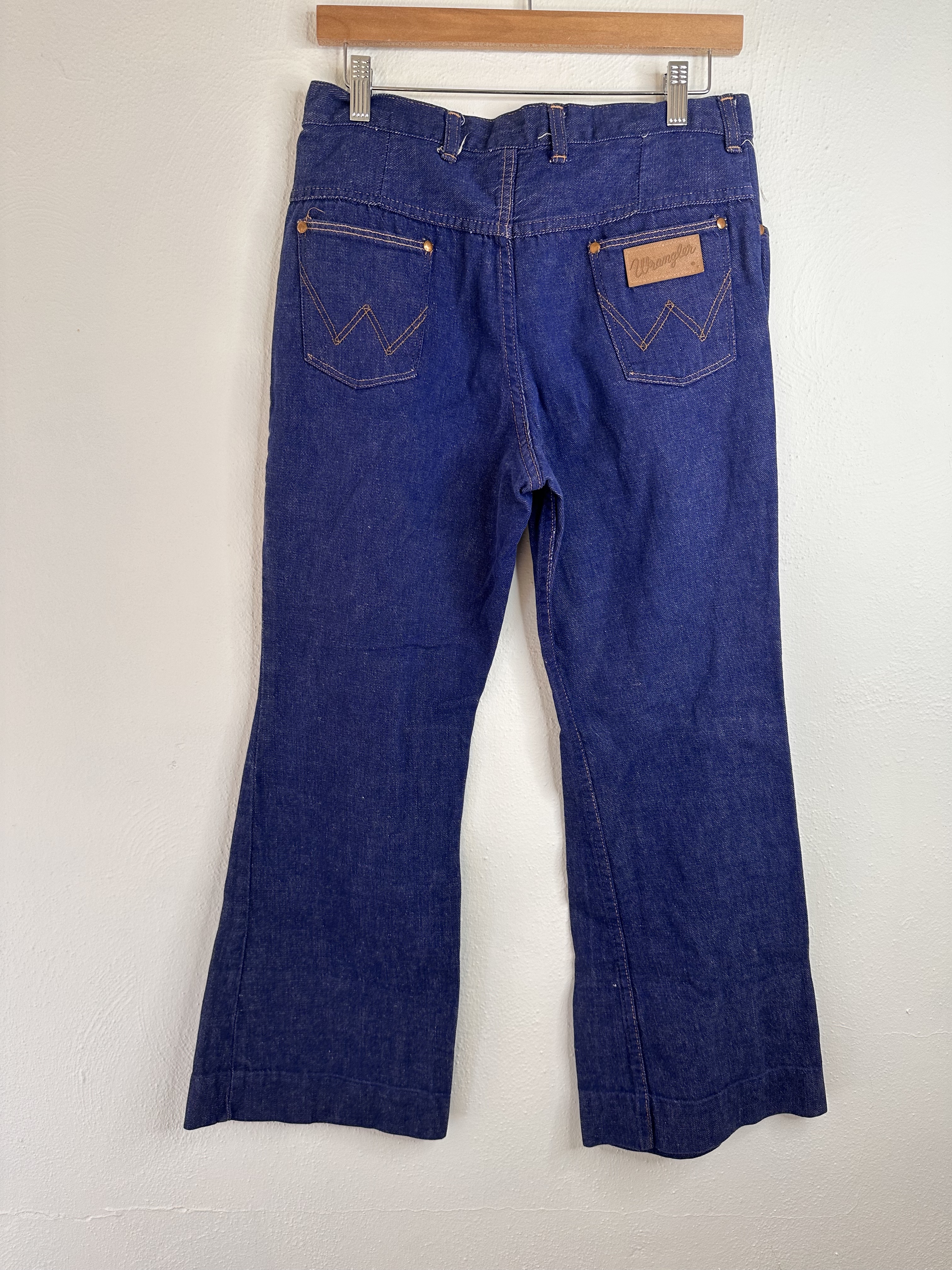 Vintage High Waisted Womens 70s Wrangler Bell Bottom Flare Denim Jeans Size  30X27. - Vagabonds Vintage