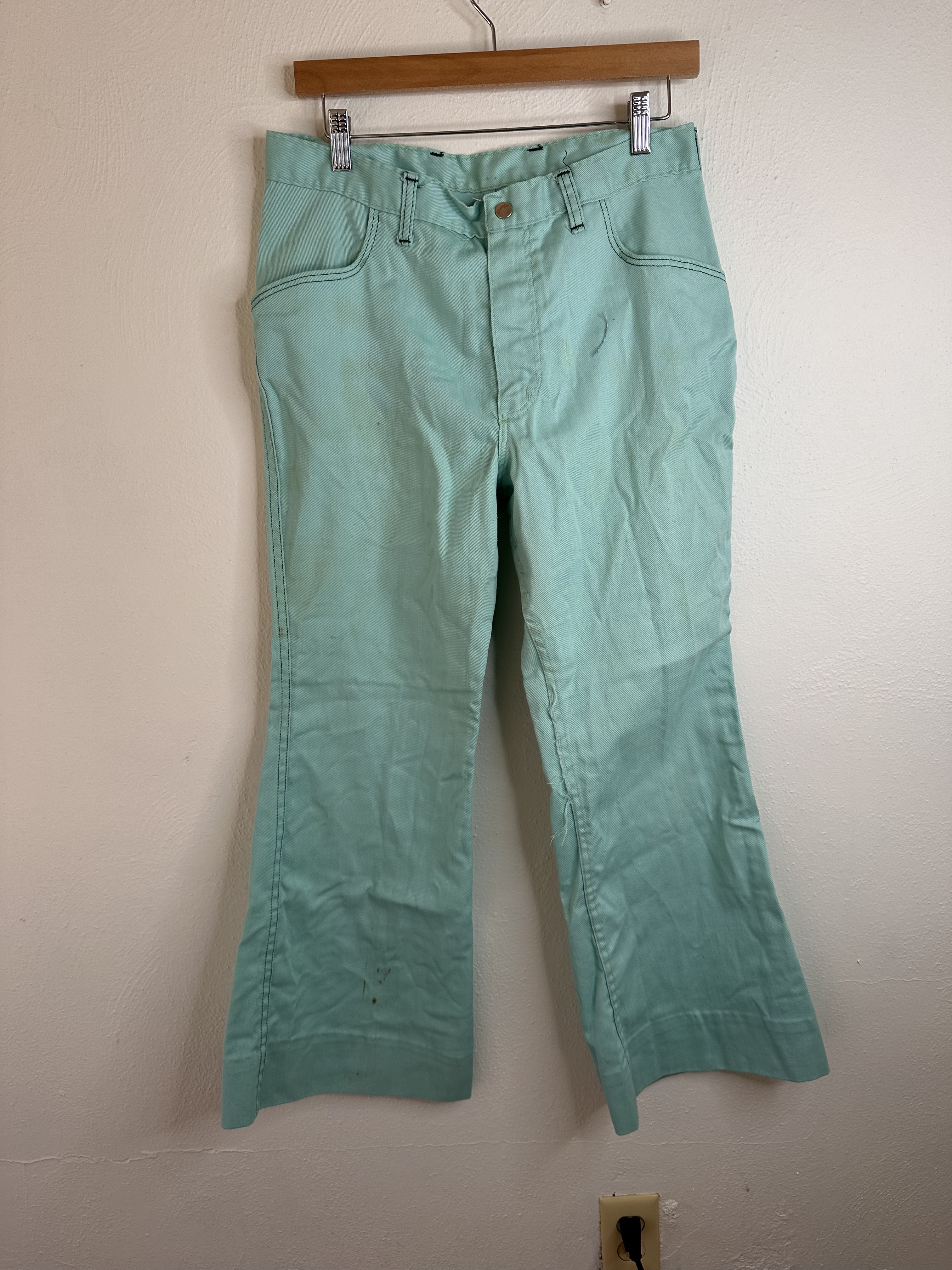 Vintage 70s Teal Sea Foam Green Wrangler Bell Bottoms Flare Denim jeans  Size 32X28. - Vagabonds Vintage